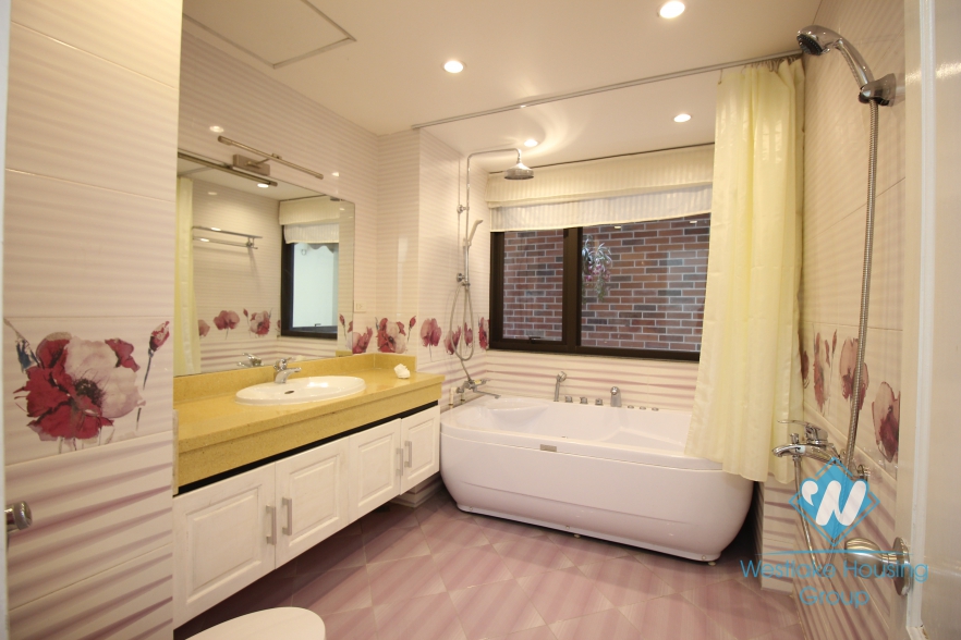Stunning new and modern lakeside apartment for rent in Tay Ho